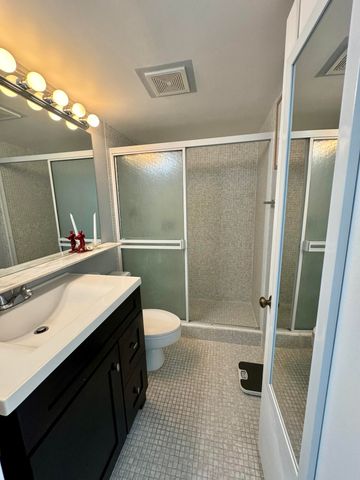 5600 N Flagler Drive 604, West Palm Beach, FL 33407