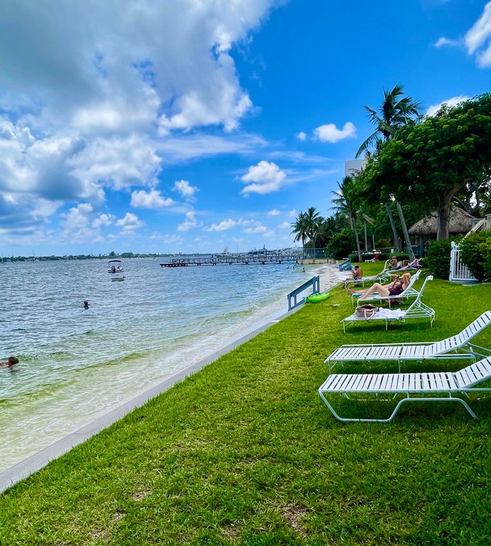 5600 N Flagler Drive 604, West Palm Beach, FL 33407