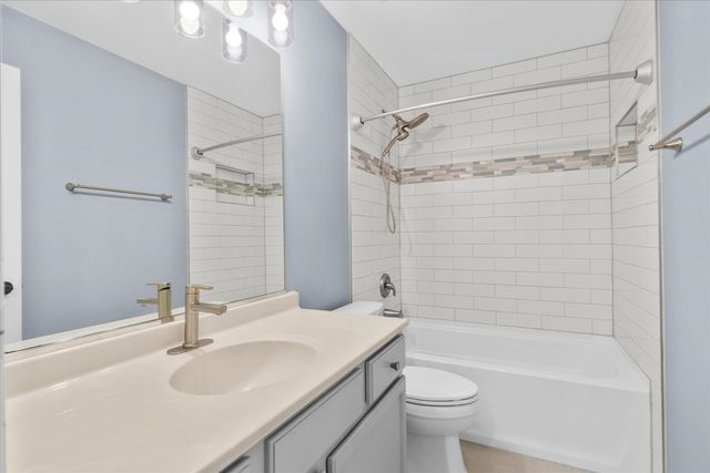 3827 Petra Court, Naperville, IL 60564