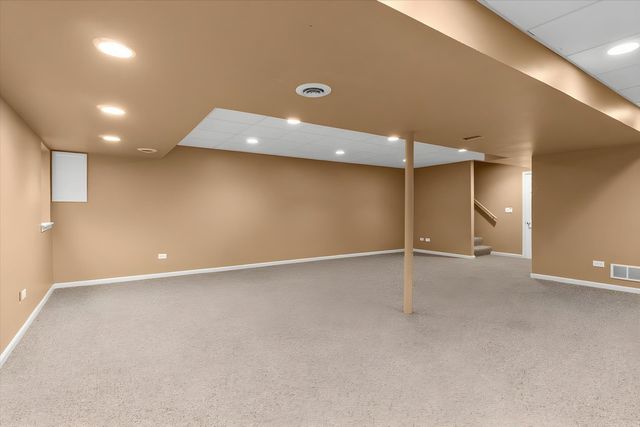 3827 Petra Court, Naperville, IL 60564