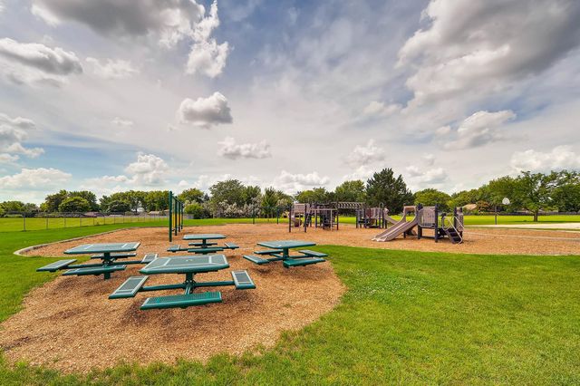 3827 Petra Court, Naperville, IL 60564