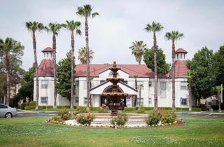 8153 N Cedar Avenue # 216, Fresno, CA 93720