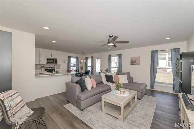 111 Deer Grove Court, St Peters, MO 63376