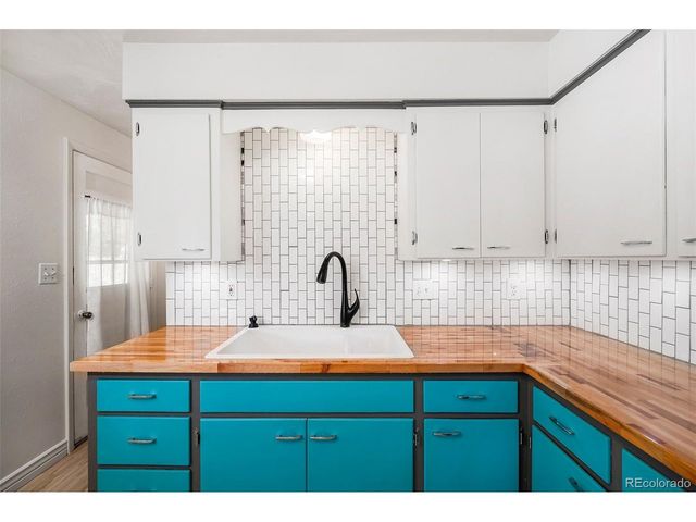 9 Elizabeth Ct, Longmont, CO 80501
