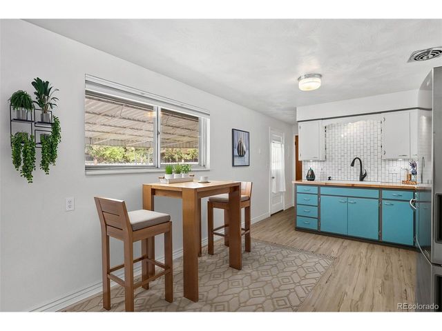 9 Elizabeth Ct, Longmont, CO 80501
