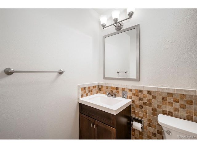 9 Elizabeth Ct, Longmont, CO 80501