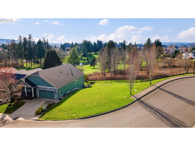 925 FAIRWAY Dr, Washougal, WA 98671