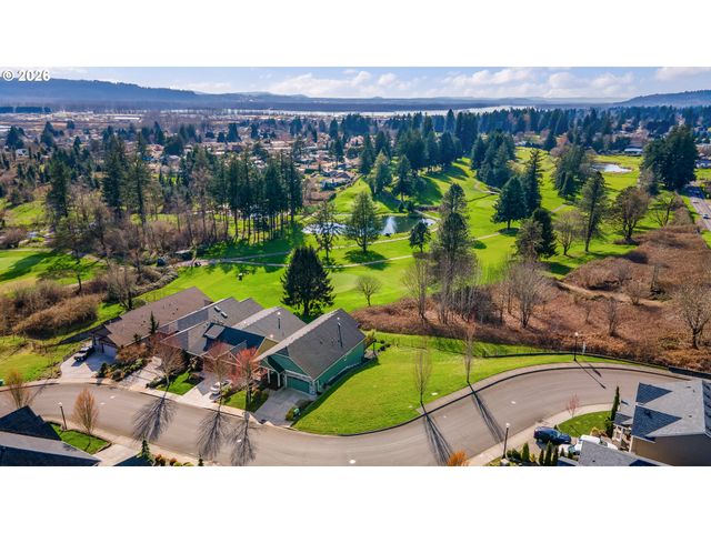 925 FAIRWAY Dr, Washougal, WA 98671