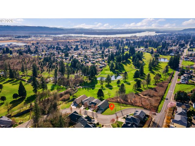 925 FAIRWAY Dr, Washougal, WA 98671