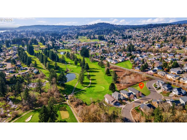 925 FAIRWAY Dr, Washougal, WA 98671