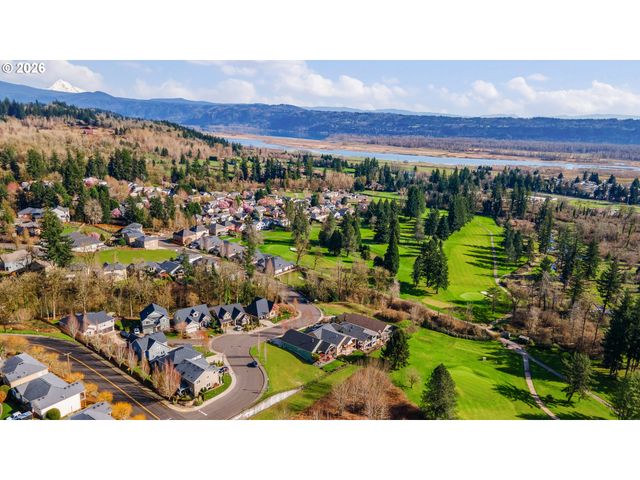 925 FAIRWAY Dr, Washougal, WA 98671