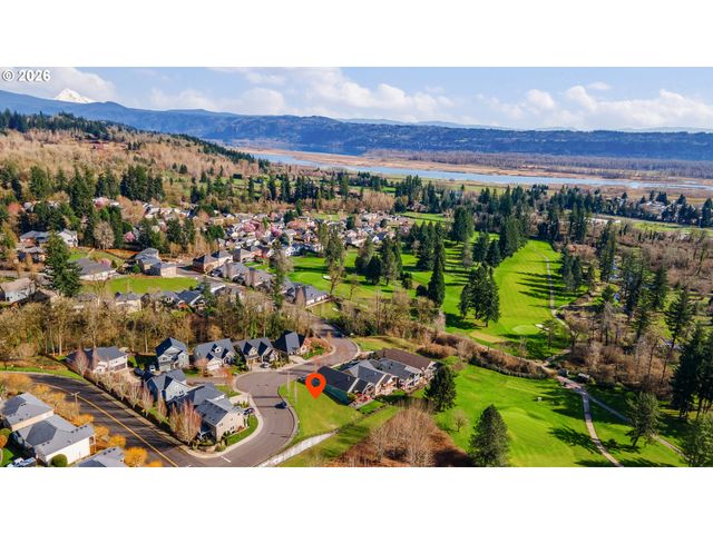 925 FAIRWAY Dr, Washougal, WA 98671