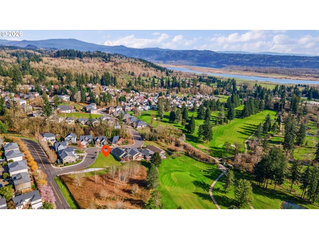 925 FAIRWAY Dr, Washougal, WA 98671