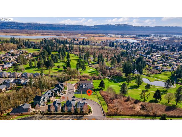 925 FAIRWAY Dr, Washougal, WA 98671