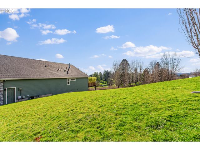 925 FAIRWAY Dr, Washougal, WA 98671