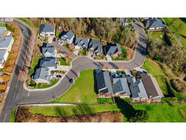 925 FAIRWAY Dr, Washougal, WA 98671