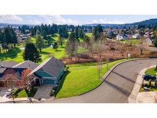 925 FAIRWAY Dr, Washougal, WA 98671