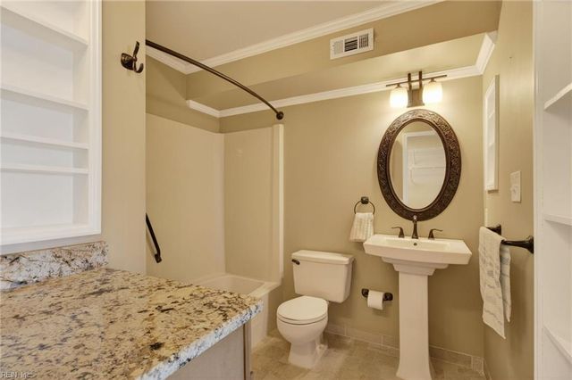 1634 E Ocean View Ave Apt 2B, Norfolk, VA 23503