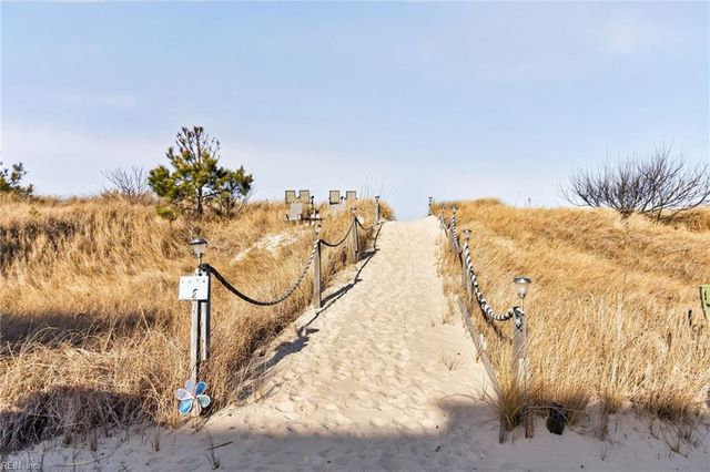 1634 E Ocean View Ave Apt 2B, Norfolk, VA 23503