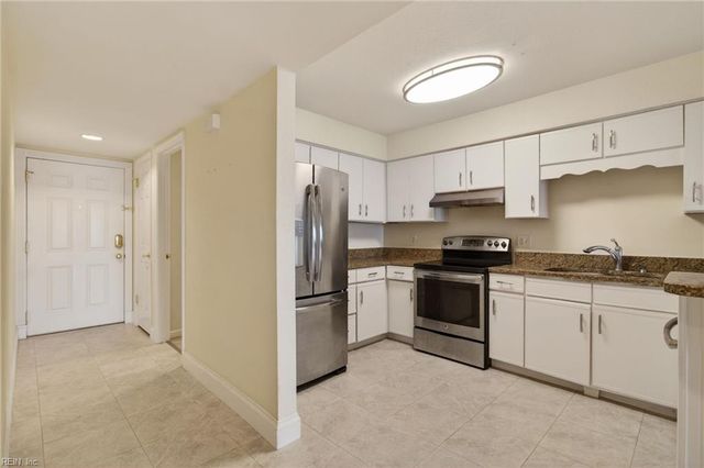 1634 E Ocean View Ave Apt 2B, Norfolk, VA 23503