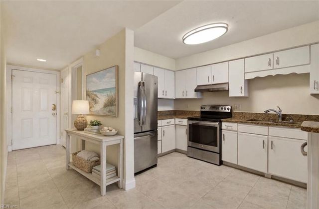 1634 E Ocean View Ave Apt 2B, Norfolk, VA 23503