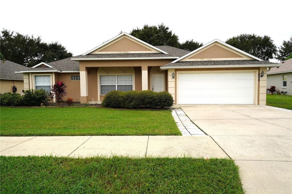 1067 PRINCETON DRIVE, Clermont, FL 34711