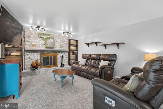 610 E WALNUT ST, Annville, PA 17003