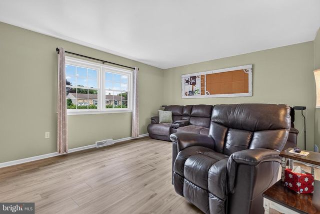 610 E WALNUT ST, Annville, PA 17003