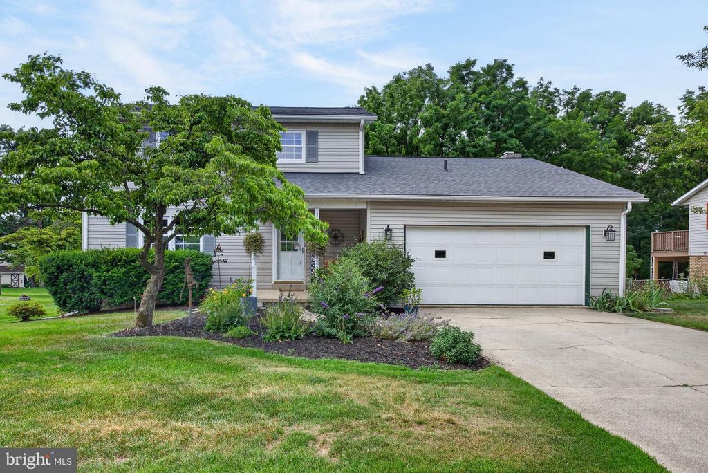 610 E WALNUT ST, Annville, PA 17003