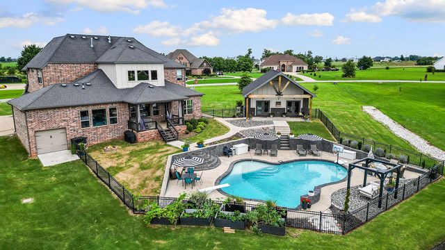 9787 Soaring Hawk Drive, Bentonville, AR 72713