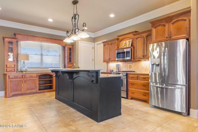 814 Flambant Drive, Broussard, LA 70518