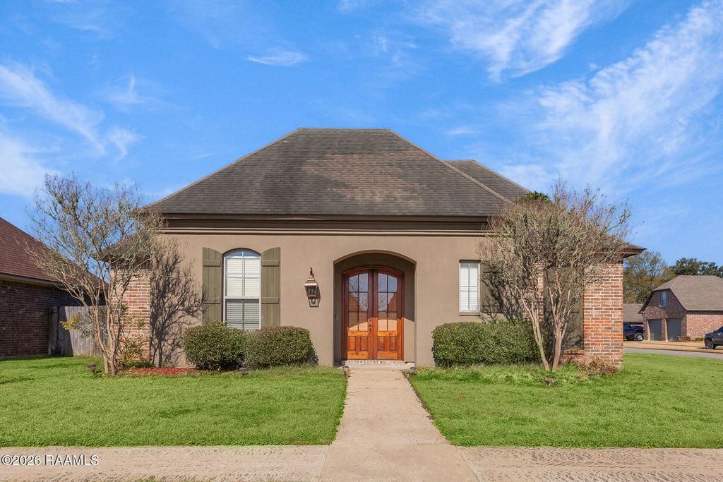 814 Flambant Drive, Broussard, LA 70518