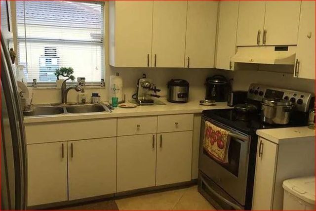 10975 SW 72nd Terrace, Miami, FL 33173