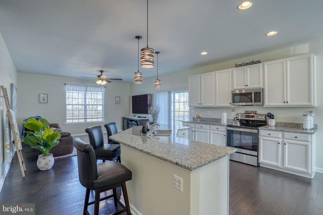 320 CLEAR STREAM DR, Dover, DE 19904