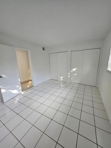 1150 NE 17TH Court 16, Fort Lauderdale, FL 33305