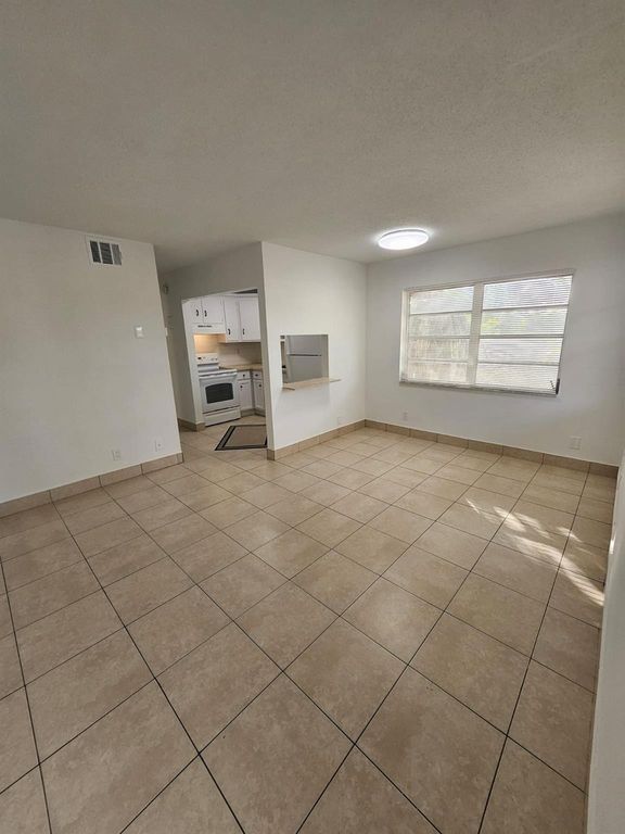 1150 NE 17TH Court 16, Fort Lauderdale, FL 33305