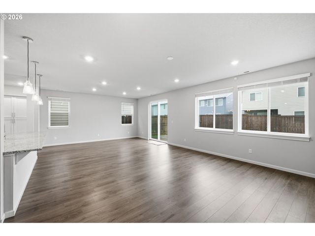 1644 37TH Ave, Forest Grove, OR 97116