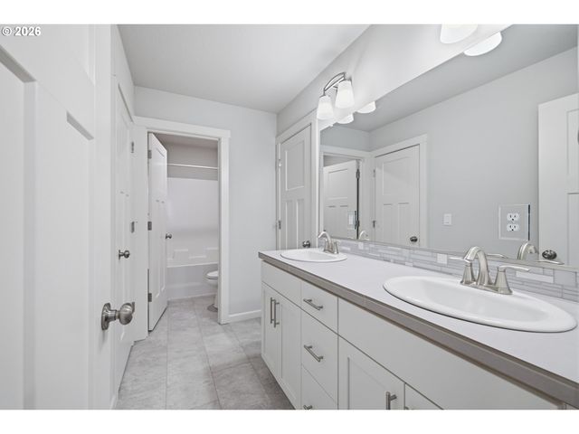 1644 37TH Ave, Forest Grove, OR 97116