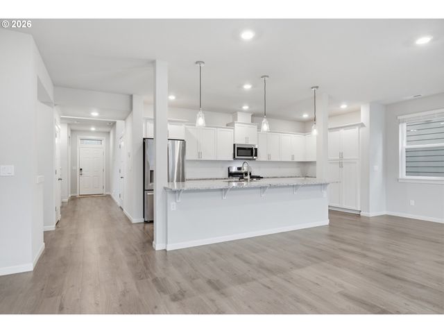 1644 37TH Ave, Forest Grove, OR 97116