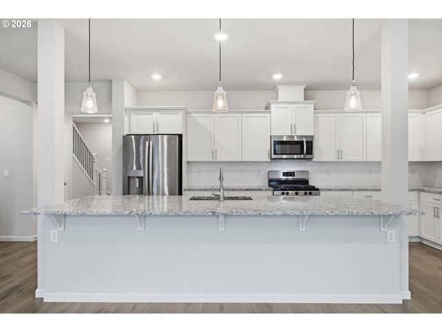 1644 37TH Ave, Forest Grove, OR 97116