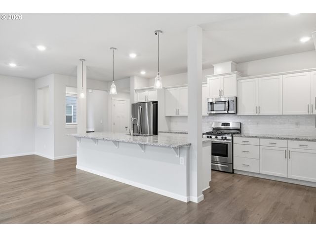 1644 37TH Ave, Forest Grove, OR 97116