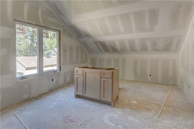 2710 W 49th Street, Westwood, KS 66205