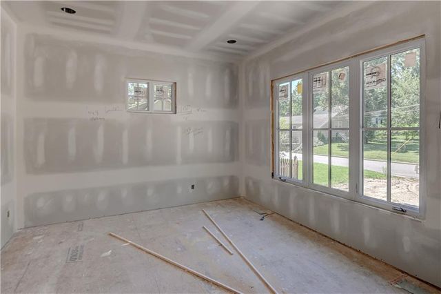 2710 W 49th Street, Westwood, KS 66205