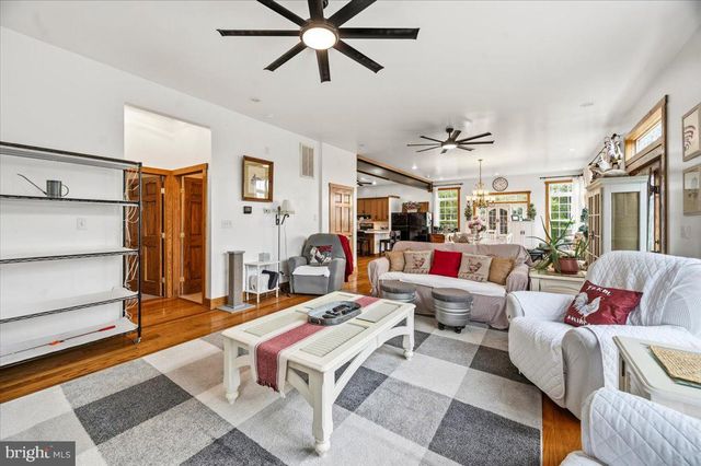 460 ROYS LN, Hedgesville, WV 25427
