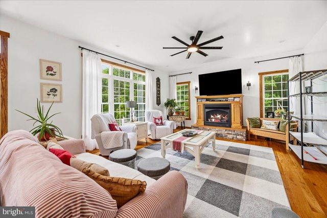 460 ROYS LN, Hedgesville, WV 25427