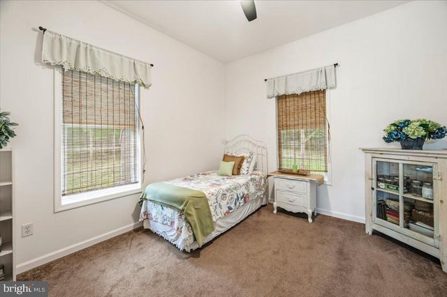 460 ROYS LN, Hedgesville, WV 25427