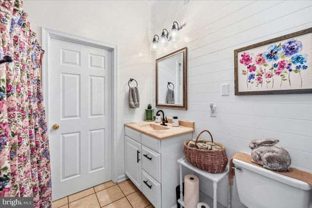 460 ROYS LN, Hedgesville, WV 25427