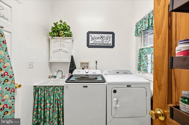 460 ROYS LN, Hedgesville, WV 25427