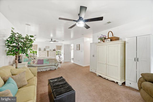 460 ROYS LN, Hedgesville, WV 25427
