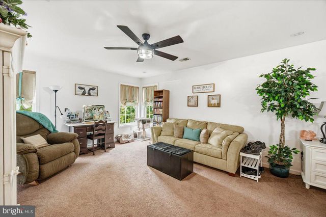 460 ROYS LN, Hedgesville, WV 25427